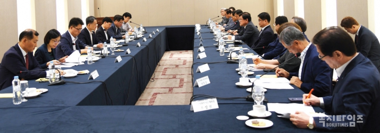 박능후 보건복지부 장관과 13개 사회복지 단체장 간담회가 지난 8월 18일 서울 가든호텔에서 진행됐다.