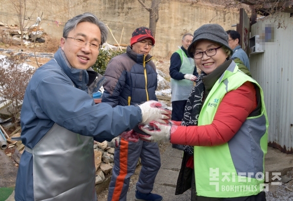 안성제일장로교회는 지난 16일 안성시사회복지협의회 좋은이웃들에 약 500만원 상당의 사랑나눔 후원품을 전달했다