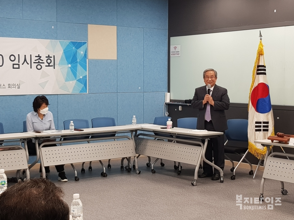 한국자원봉사협의회 상임대표로 선출된 라제건 각당복지재단 대표이사가 취임 소감을 밝히고 있다.