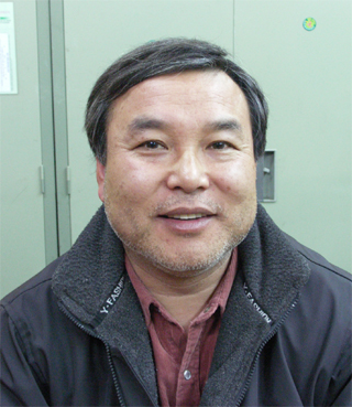 지난 2002년부터 영등포역에서 노숙인 무료급식 사업을 펼치고 있는 박희돈 목사. 그는 노숙인에게 필요한 것은 옷 몇 가지가 아니라 '정'이라고 강조한다.