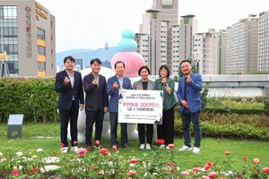 (주)이마트, '테마마차 사업' 통해 취약계층 추석맞이 물품 지원