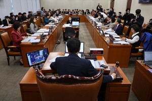 '아동수당 지역 차등화' 예산, 민주 주도로 복지위 통과