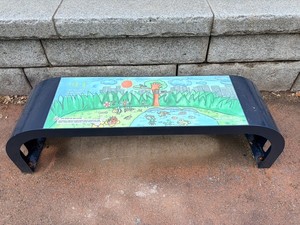 서울사회복지협의회, 청계천에 발달장애 아동 잡품 담은 벤치 설치