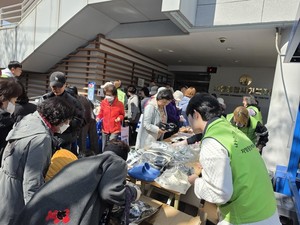 자양종합사회복지관, 주민 참여 바자회 성료